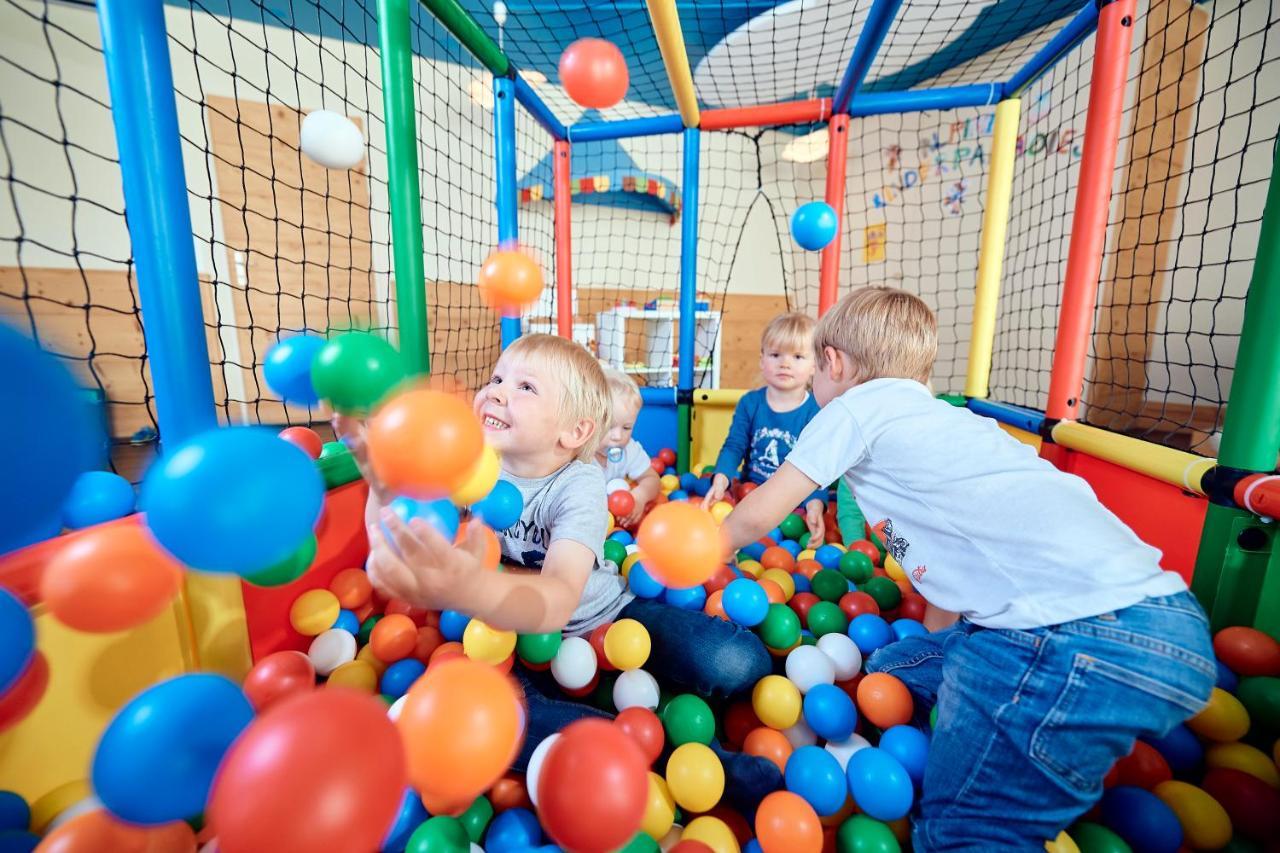 Ferien- Und Familienhotel Alpina Adelboden Bagian luar foto