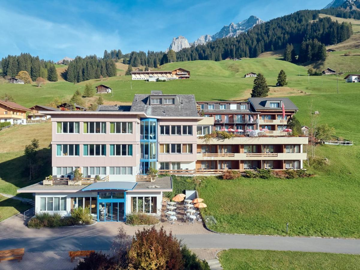 Ferien- Und Familienhotel Alpina Adelboden Bagian luar foto